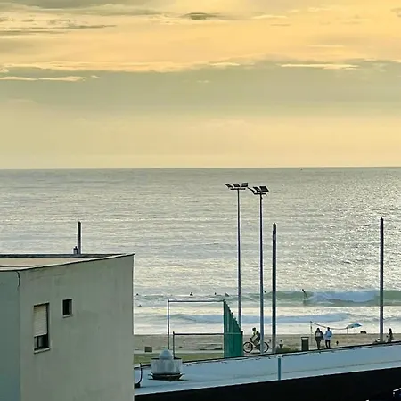 Capitao Ribeiro Surf House * Кошта-да-Капарика