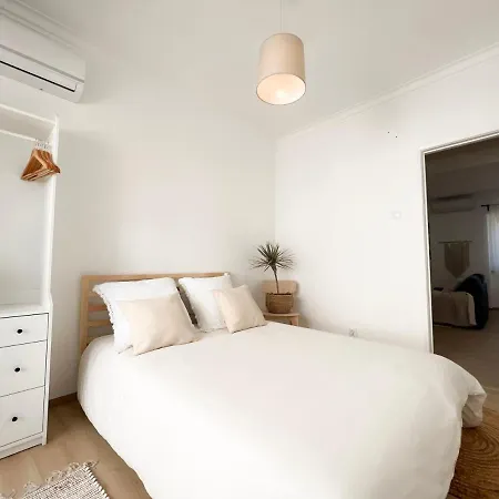 Capitao Ribeiro Surf House Кошта-да-Капарика