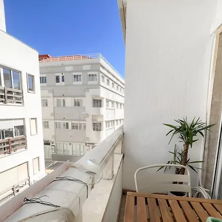 Capitao Ribeiro Surf House Costa da Caparica