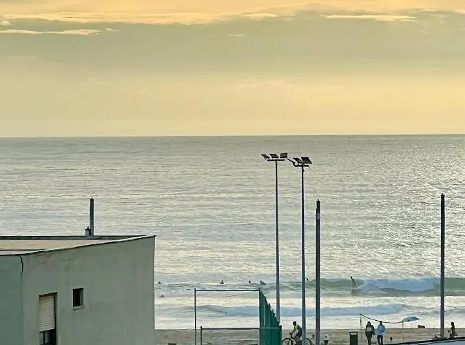 Capitao Ribeiro Surf House * Costa da Caparica