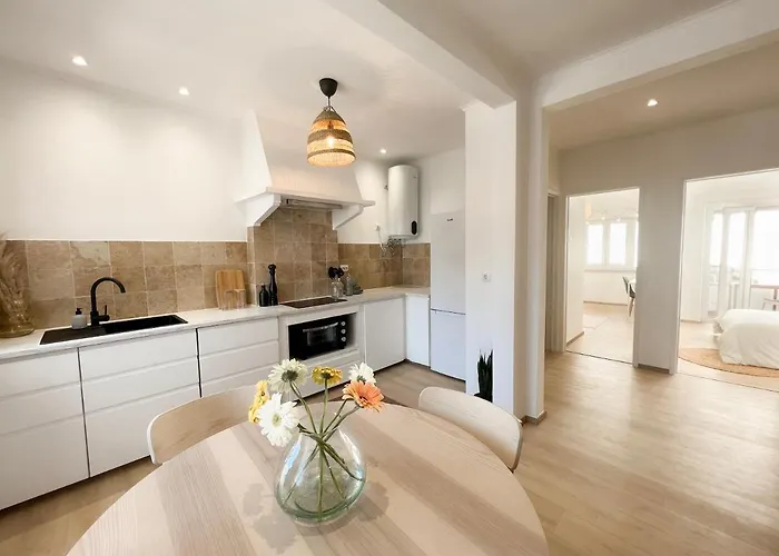 Capitao Ribeiro Surf House Appartamento Costa da Caparica