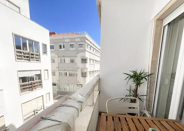 Capitao Ribeiro Surf House Costa da Caparica